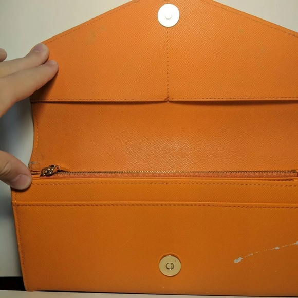 Prada Saffiano Clutch 100% Authentic - Picture 6 of 8